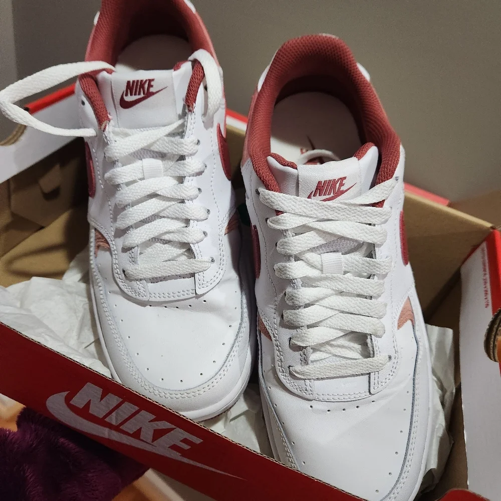 Nike Women's White and Burgundy/Maroon Low-Top Sneakers - Picture 4 of 5